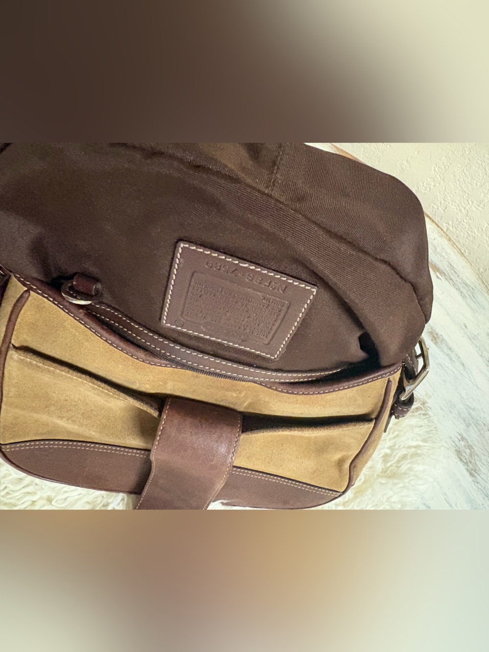 Y2K VINTAGE COACH
HAMPTON SUEDE HOBO BAG 7589 in TAN SUEDE W/ MAHOGANY LEATHER - Picture 8 of 10